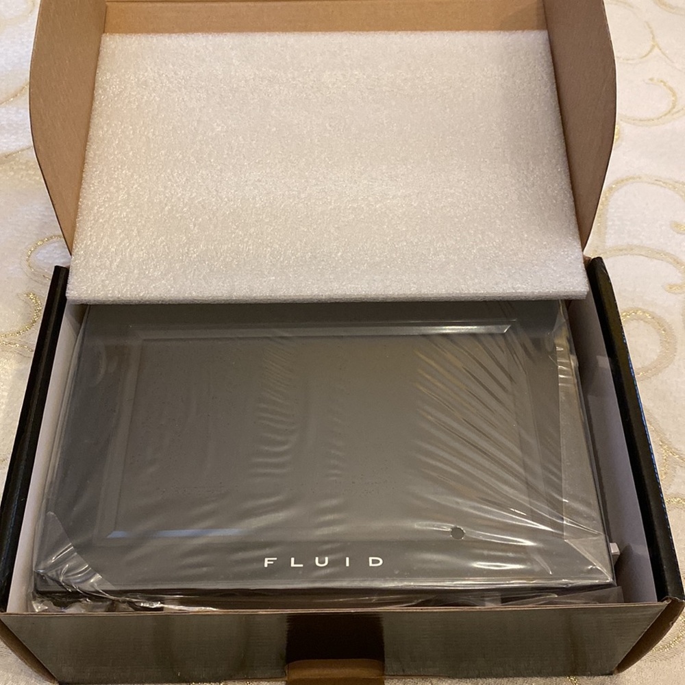 FLUID 7-inch Digital Picture Frame - Picture 4 of 12